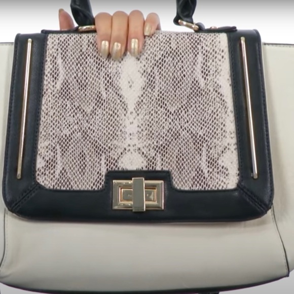 Large Cream Bag with Black Reptile Pattern and Gold Hardware - NWT - Picture 4 of 9